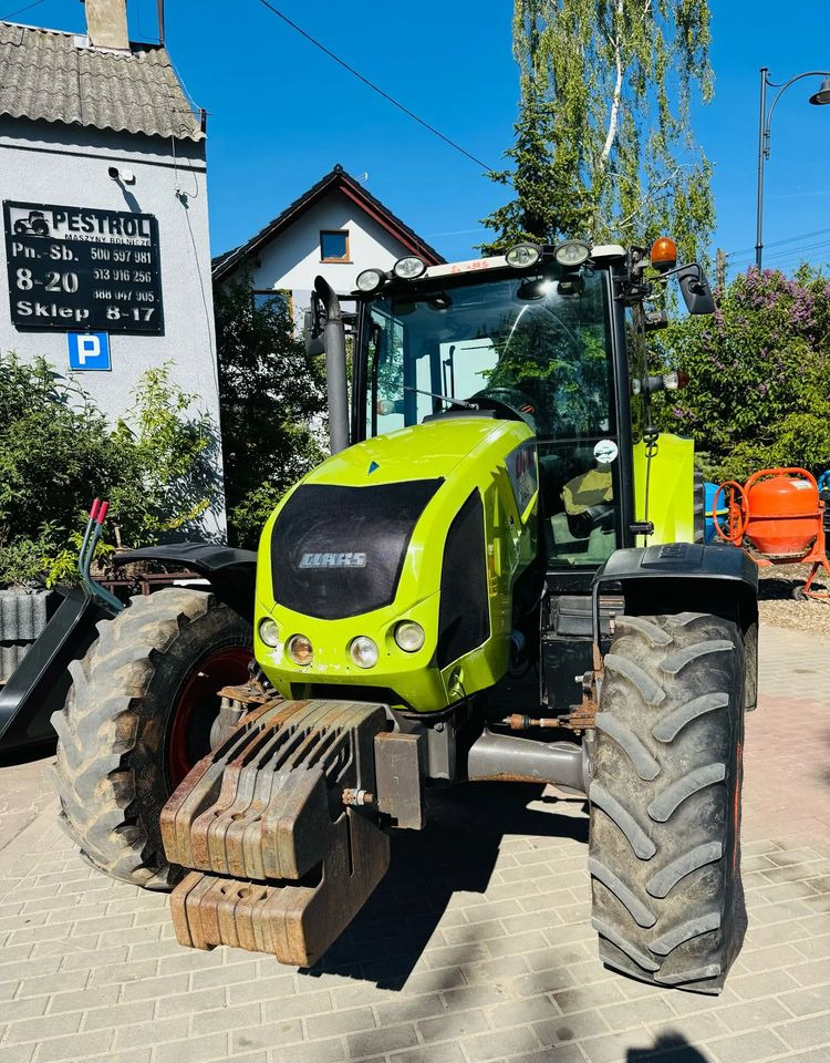 Farm tractor Claas Axos 330