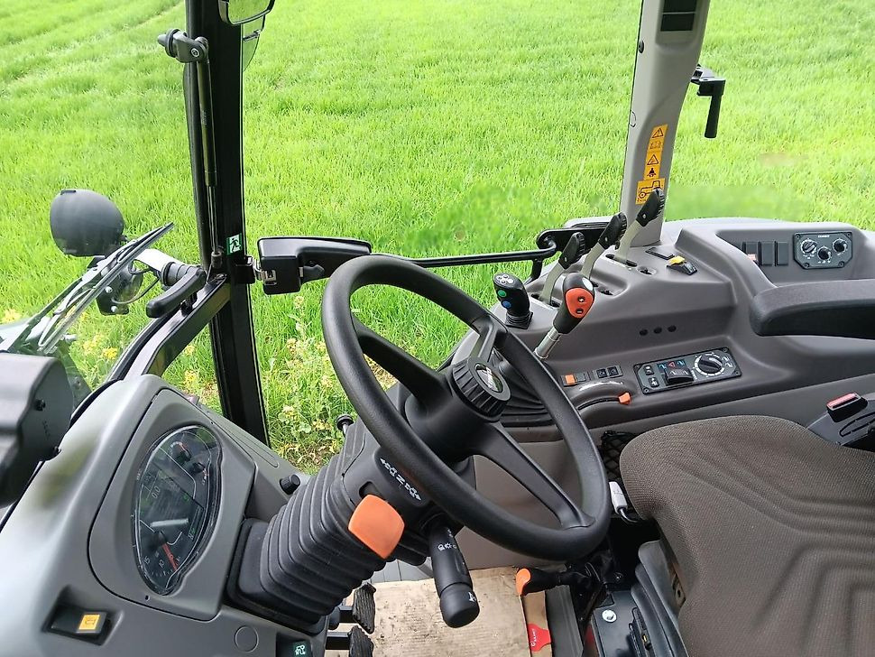 Farm tractor Claas CLAAS AXOS 240 Traktor Schlepper Frontlader - Konsolen Klima