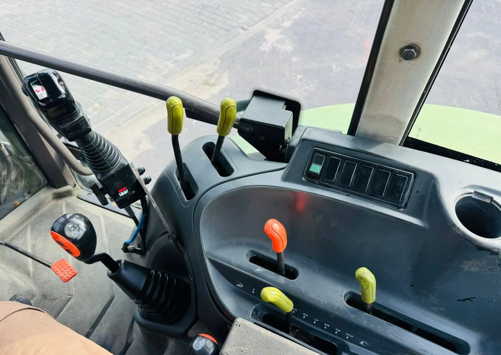 Farm tractor Claas Celtis 446 RX