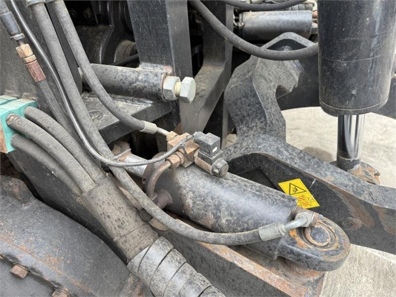 Farm tractor Claas Challenger 95E