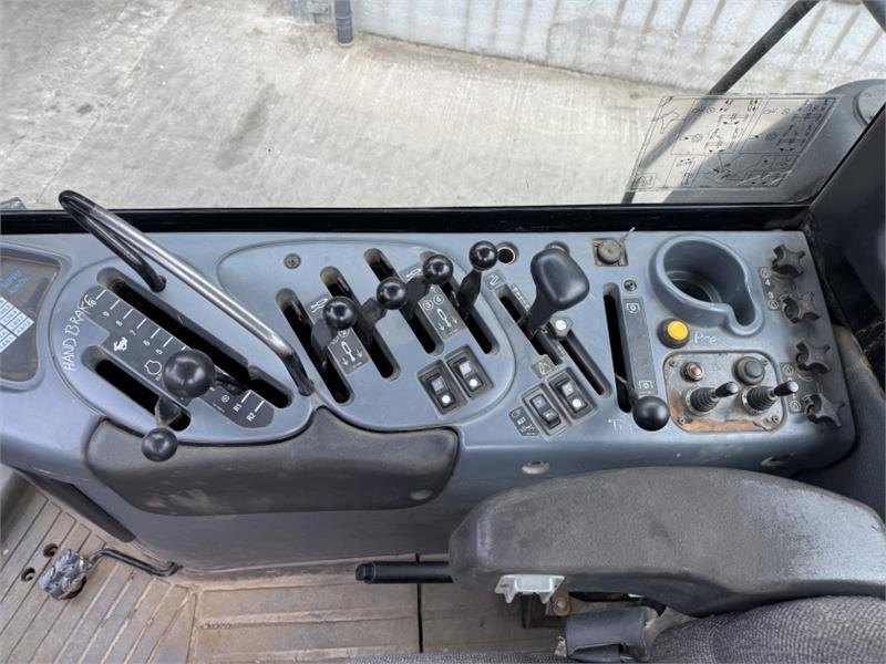 Farm tractor Claas Challenger 95E