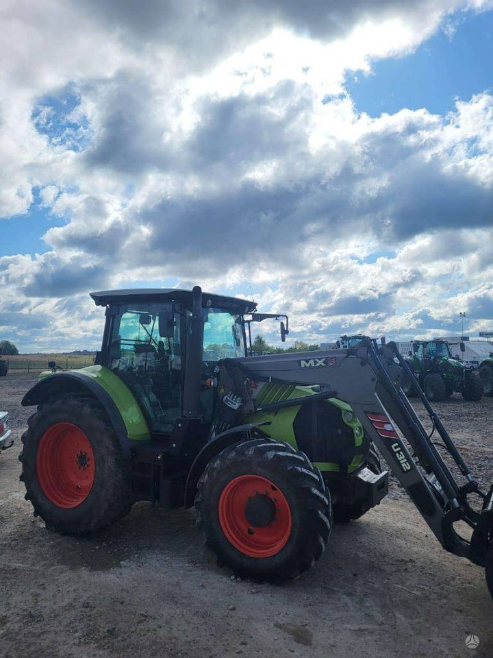 Farm tractor Claas Claas Arion 530