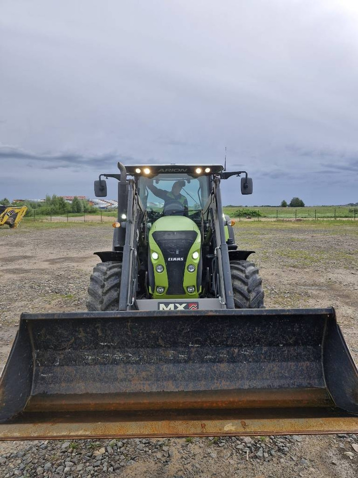 Farm tractor Claas Claas Arion 530