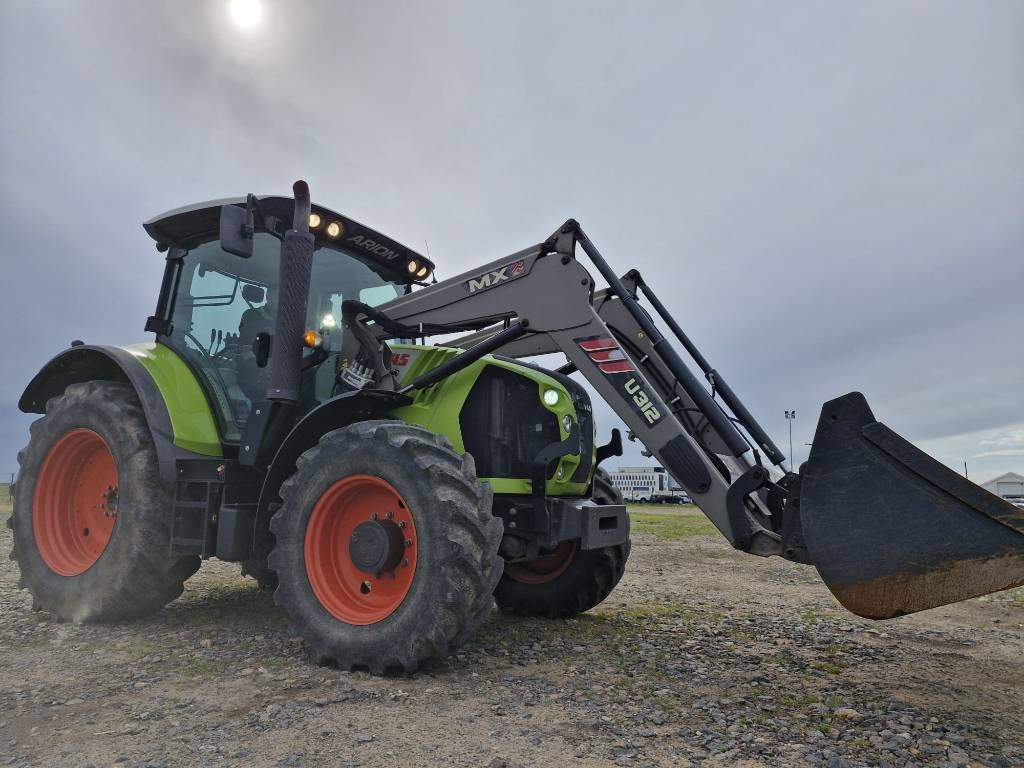 Farm tractor Claas Claas Arion 530