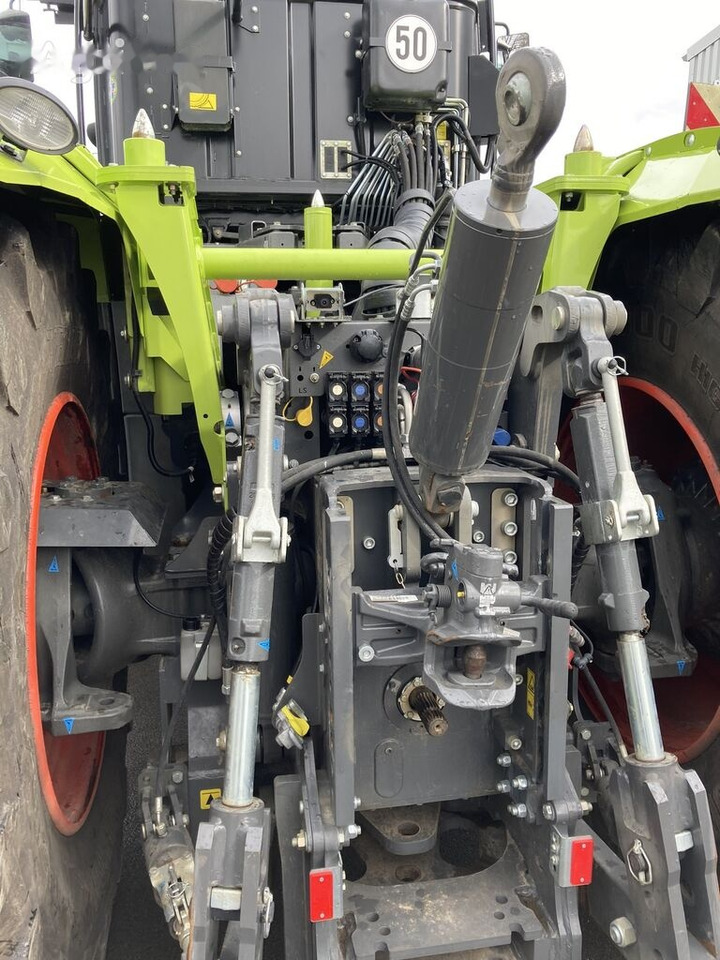Farm tractor Claas XERION 5000 TRAC