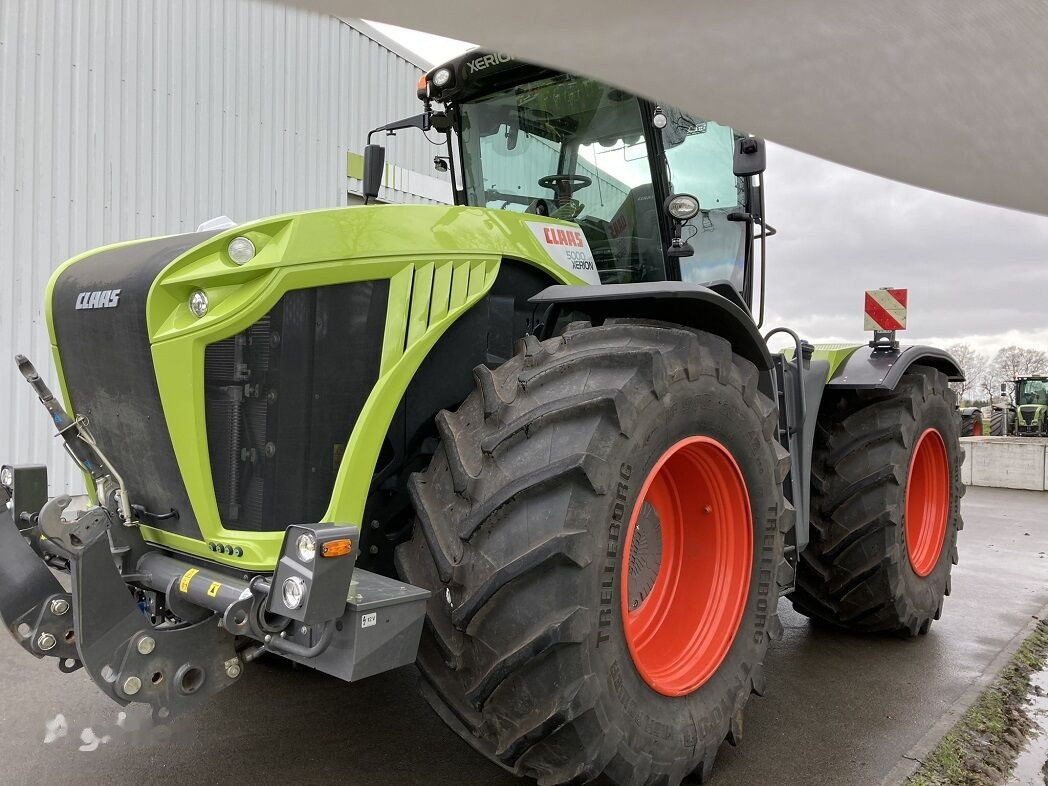 Farm tractor Claas XERION 5000 TRAC