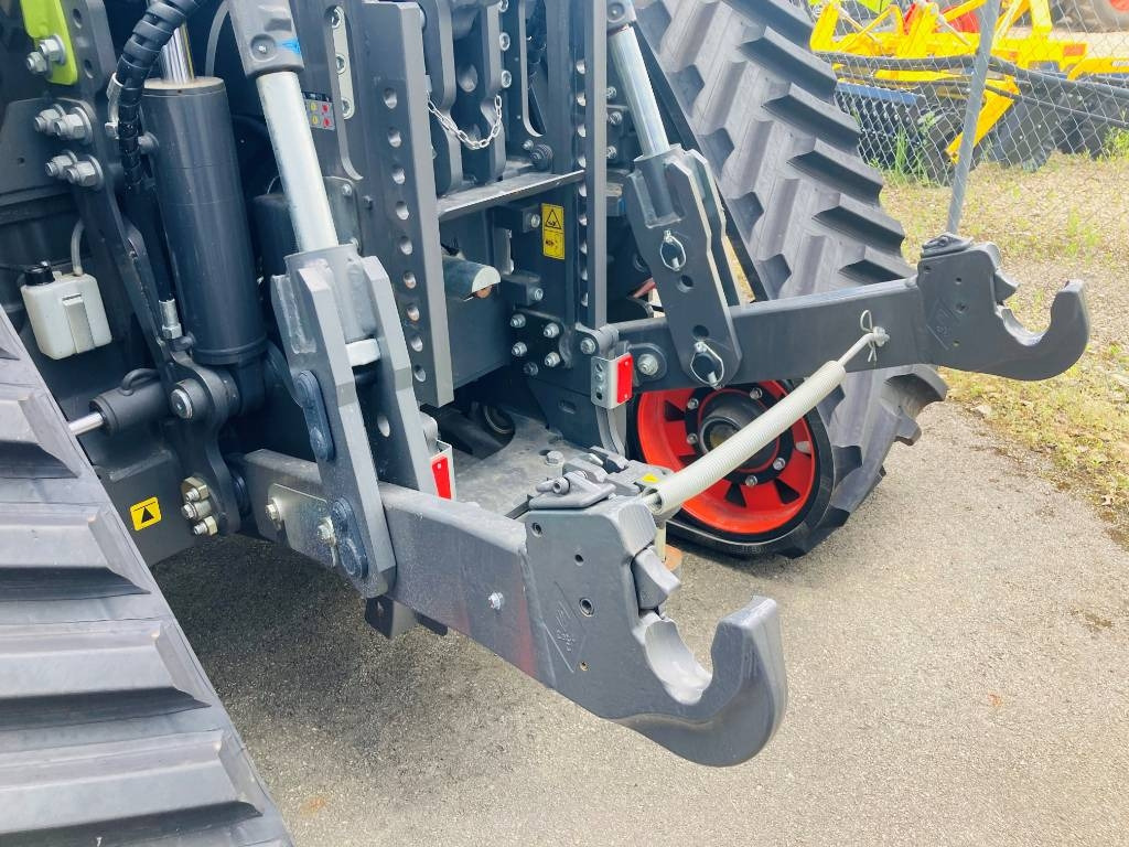Farm tractor Claas XERION 5000 TRAC TS