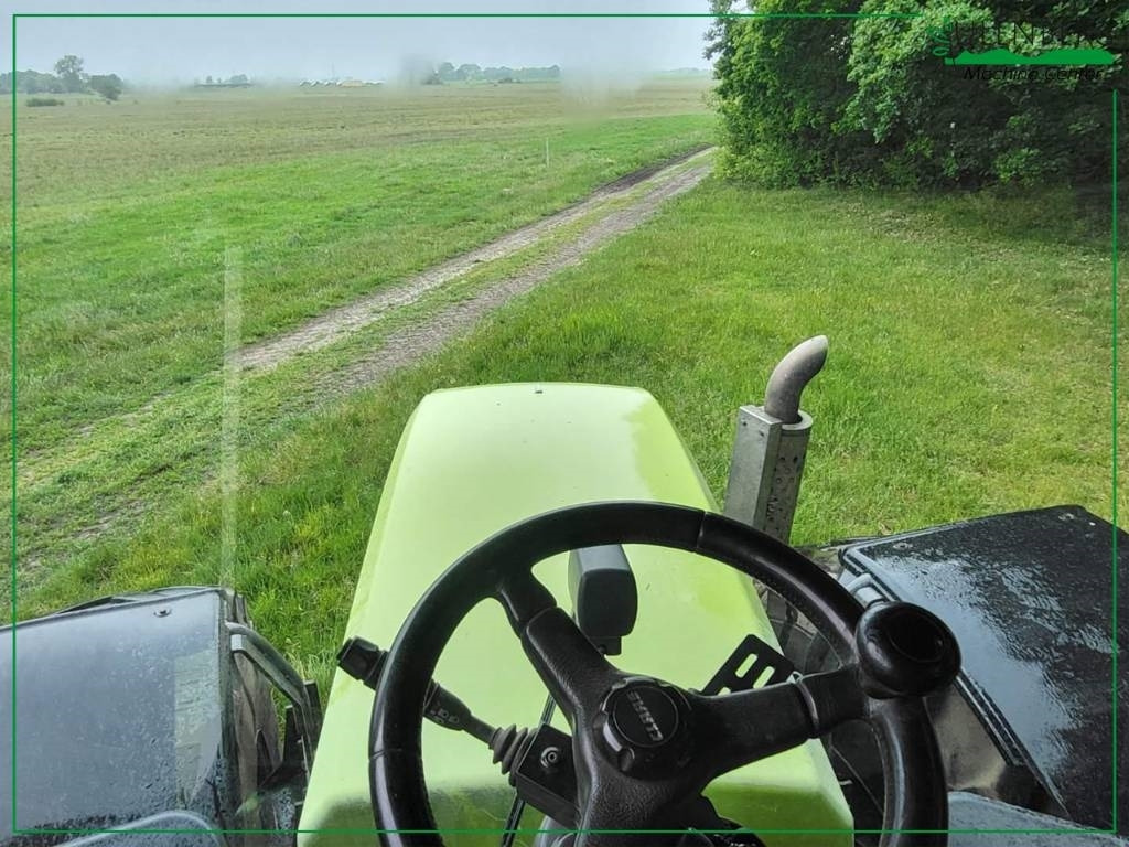 Farm tractor Claas Xerion 3300 Trac