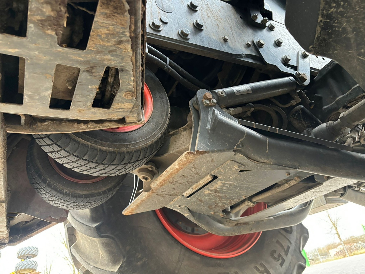 Farm tractor Claas Xerion 4200 Trac