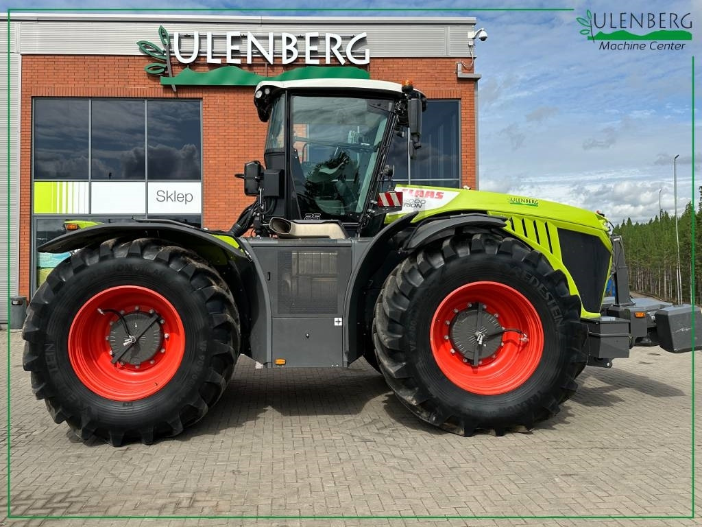 Farm tractor Claas Xerion 5000
