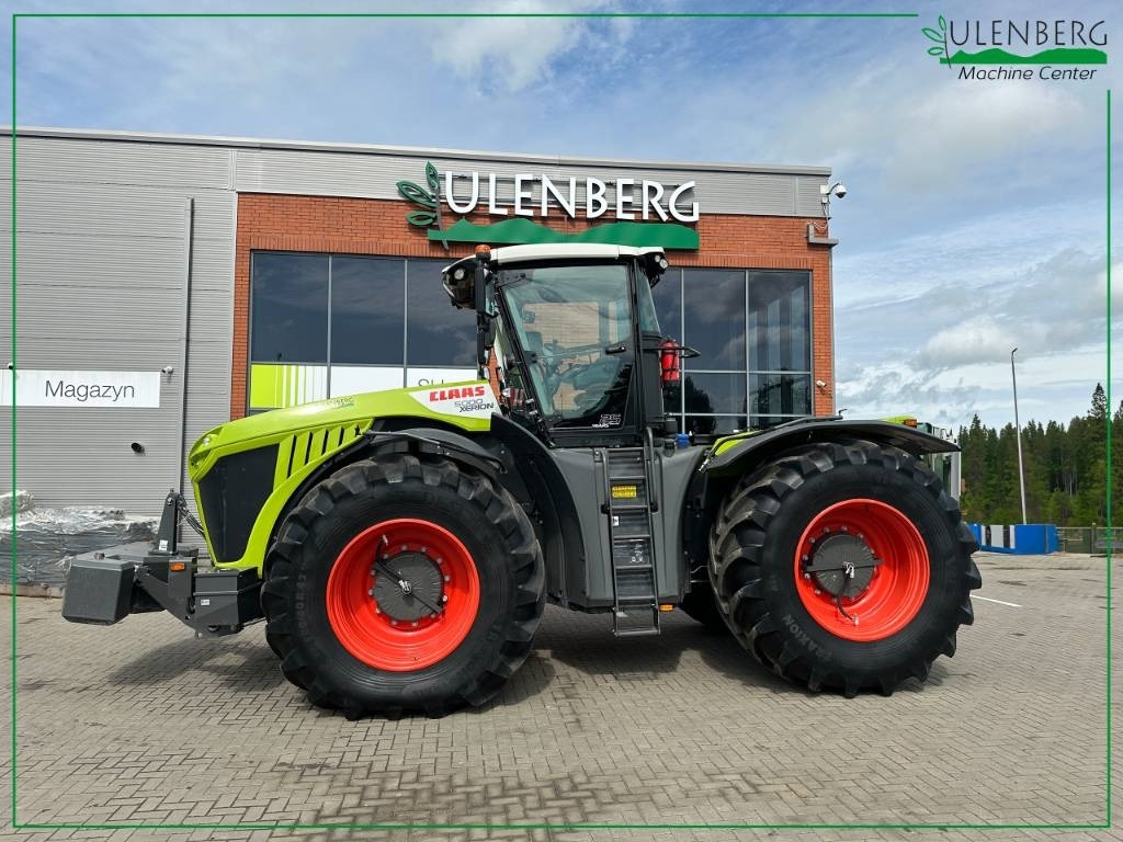 Farm tractor Claas Xerion 5000