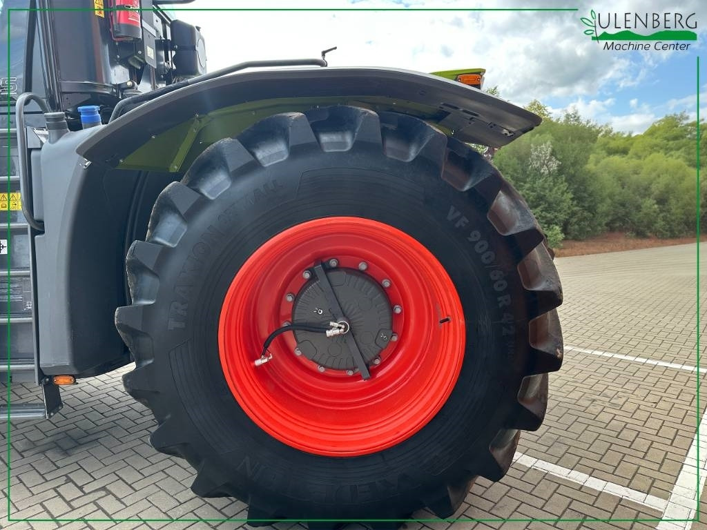 Farm tractor Claas Xerion 5000