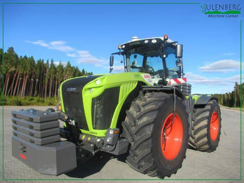 Farm tractor Claas Xerion 5000 Trac