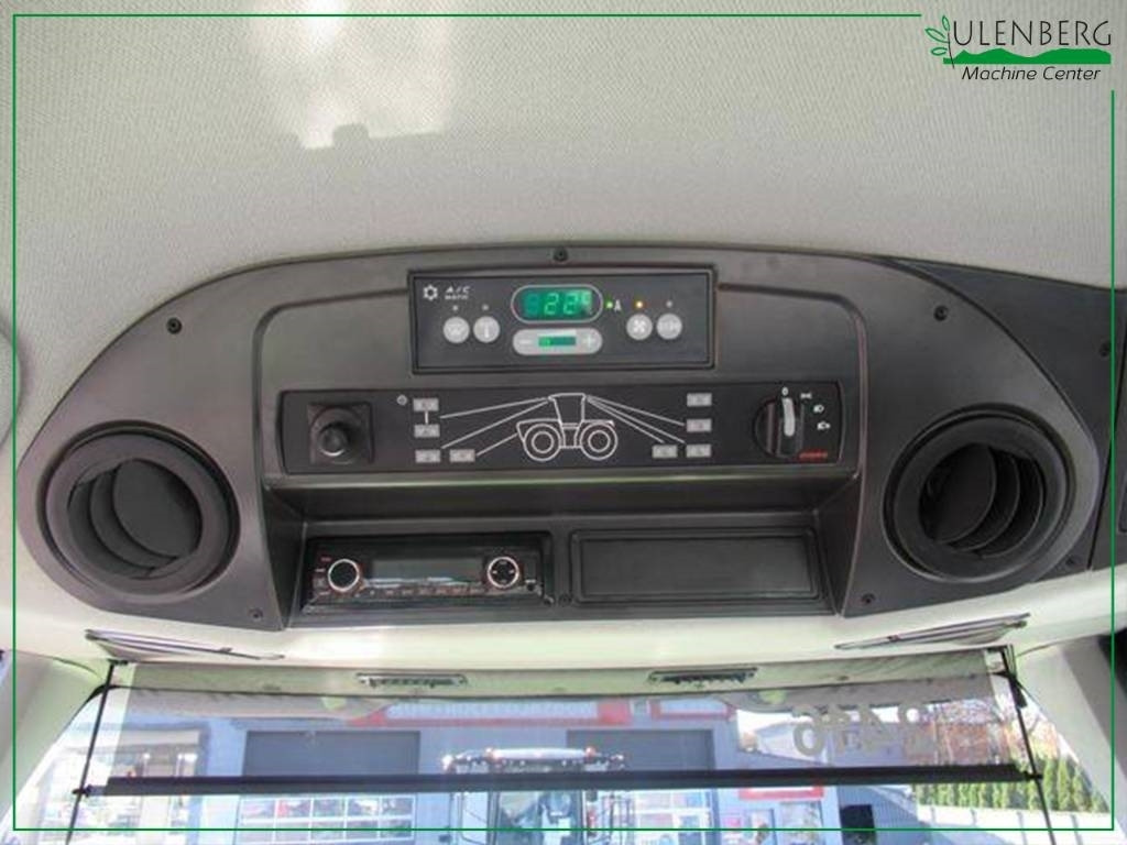 Farm tractor Claas Xerion 5000 Trac