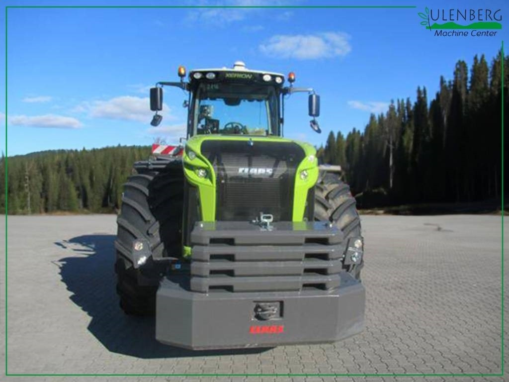 Farm tractor Claas Xerion 5000 Trac