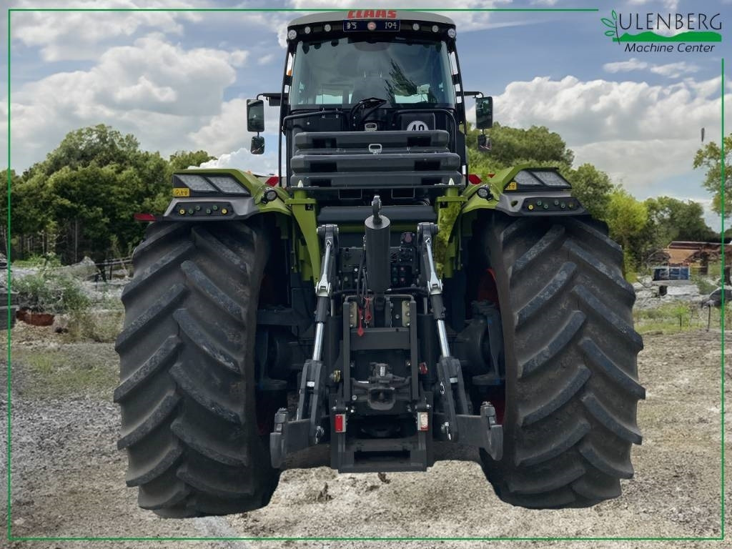 Farm tractor Claas Xerion 5000 Trac VC