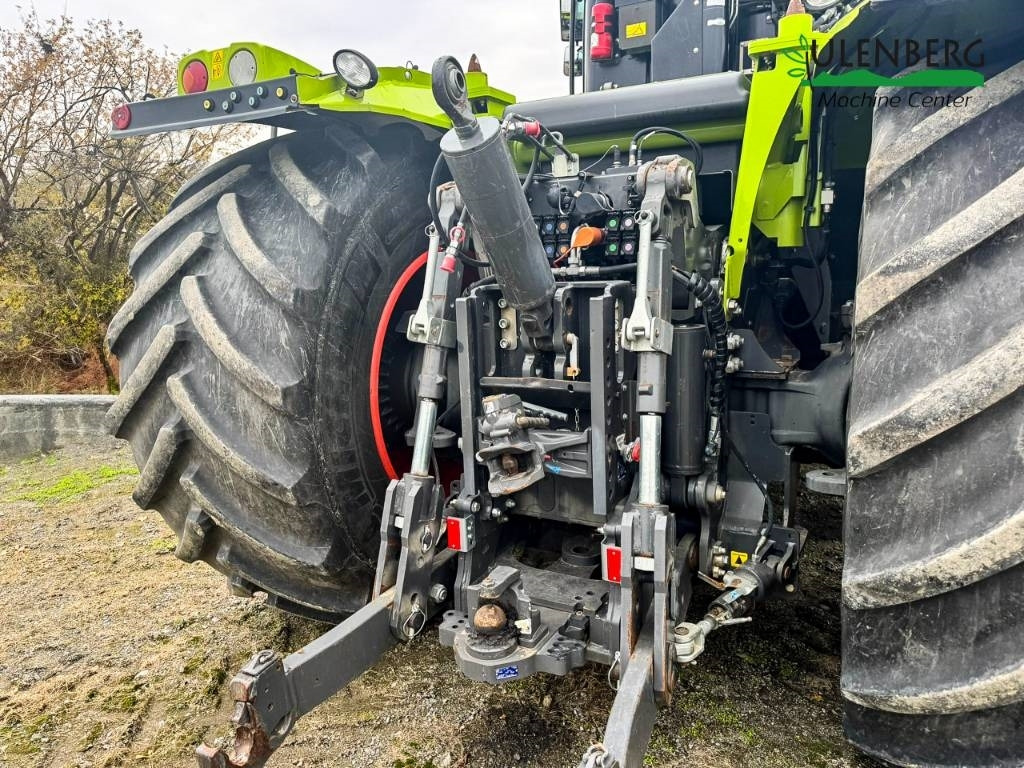 Farm tractor Claas Xerion 5000 Trac VC