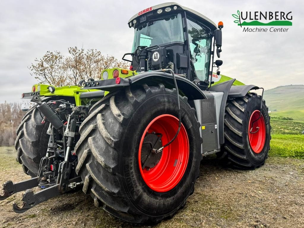 Farm tractor Claas Xerion 5000 Trac VC
