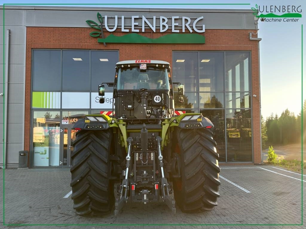Farm tractor Claas Xerion 5000 VC