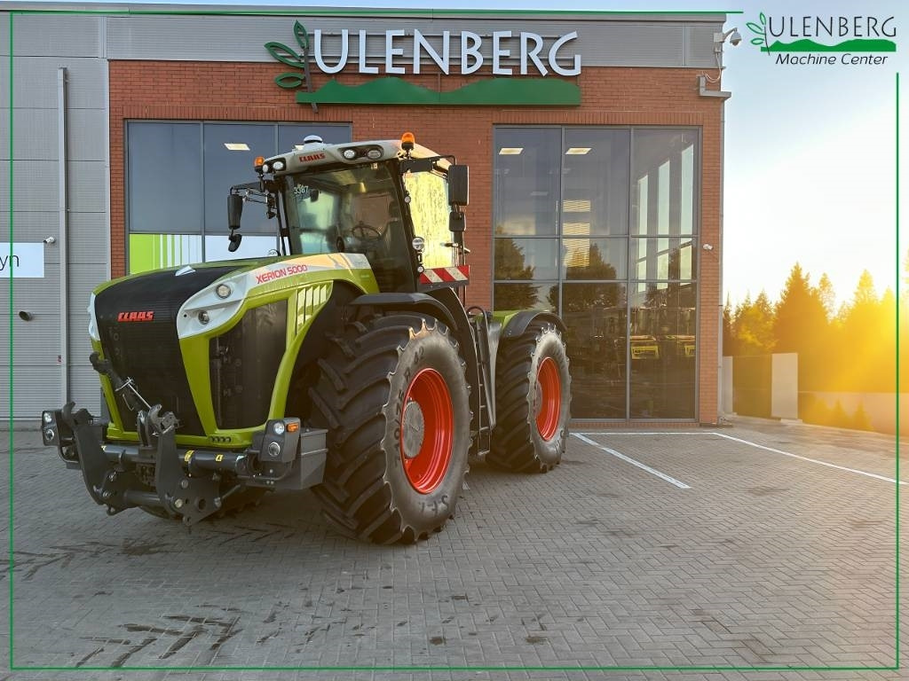 Farm tractor Claas Xerion 5000 VC