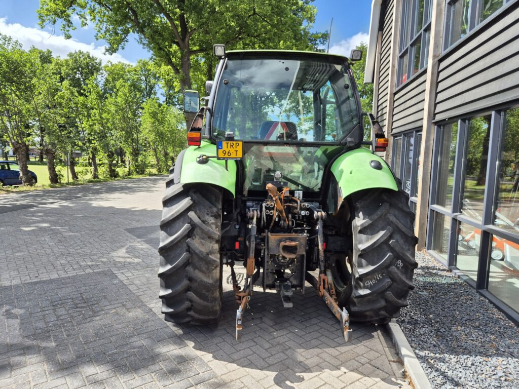 Farm tractor DEUTZ AGROTRON 85