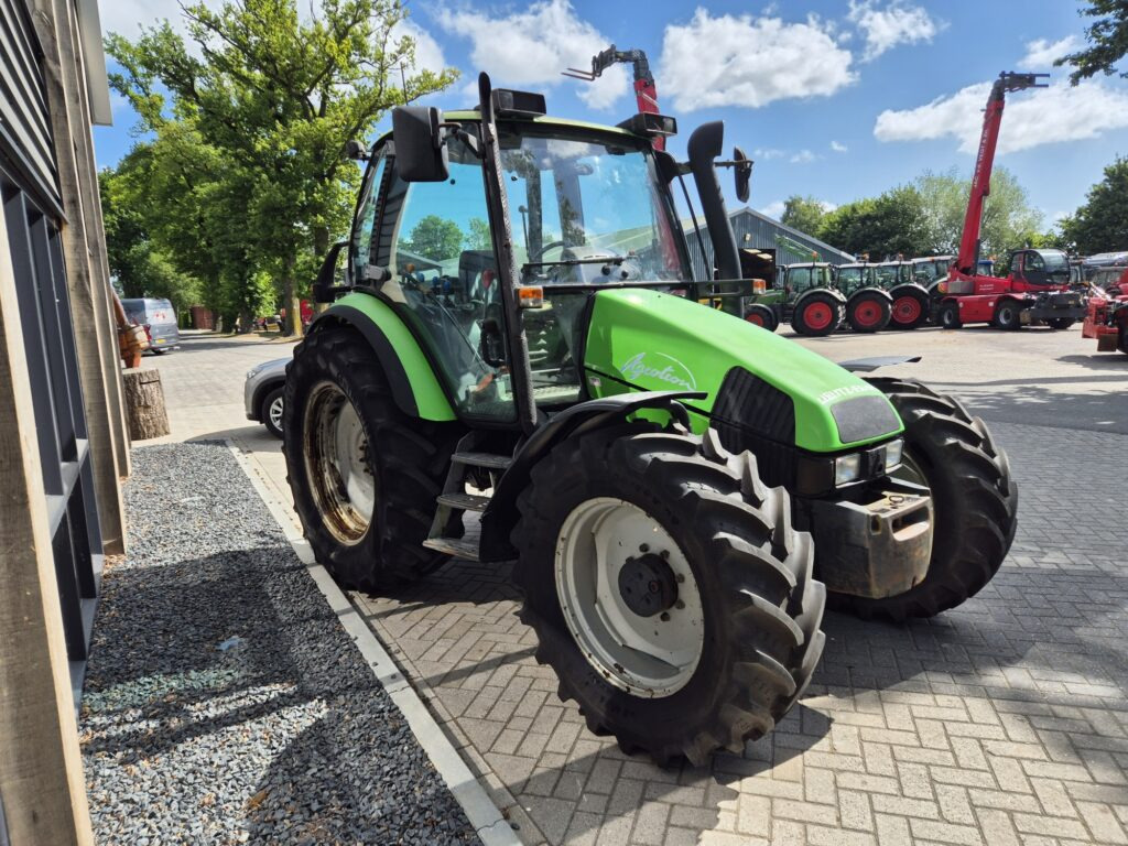 Farm tractor DEUTZ AGROTRON 85