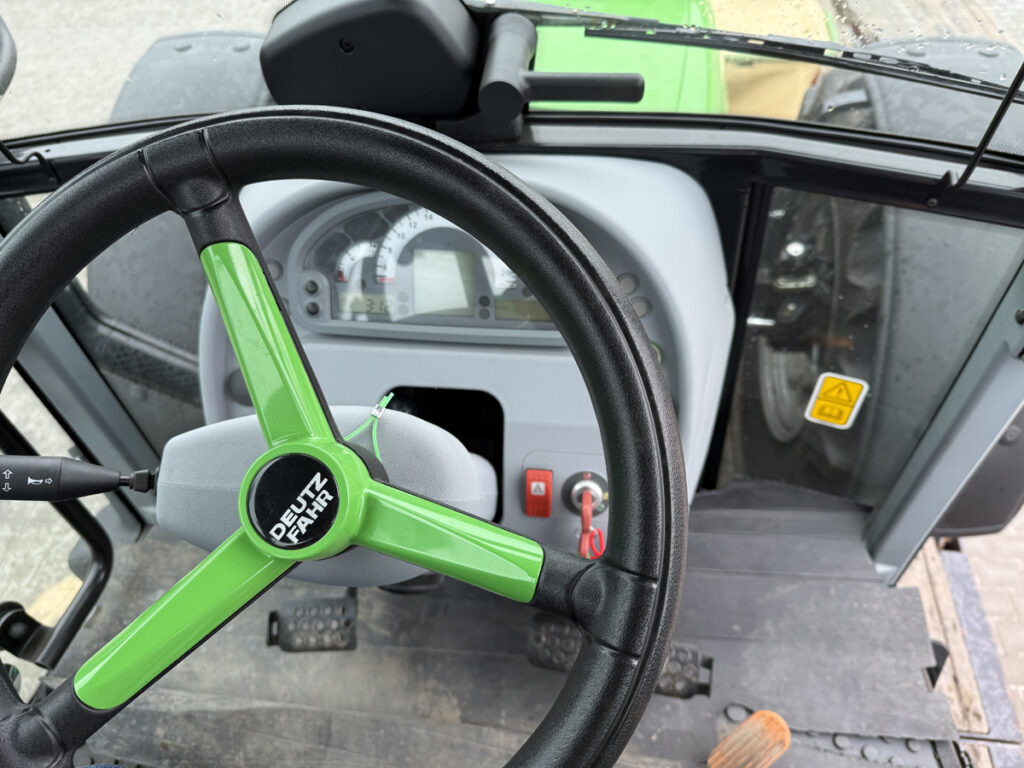 Farm tractor DEUTZ FAHR Agrofarm 115G