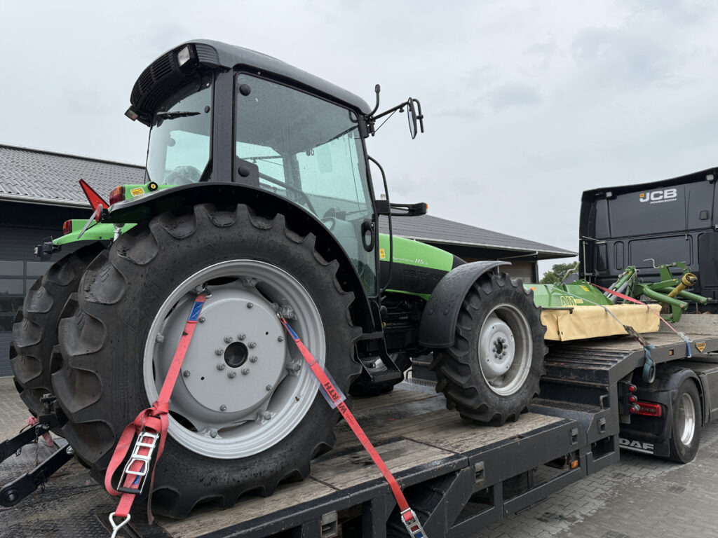 Farm tractor DEUTZ FAHR Agrofarm 115G