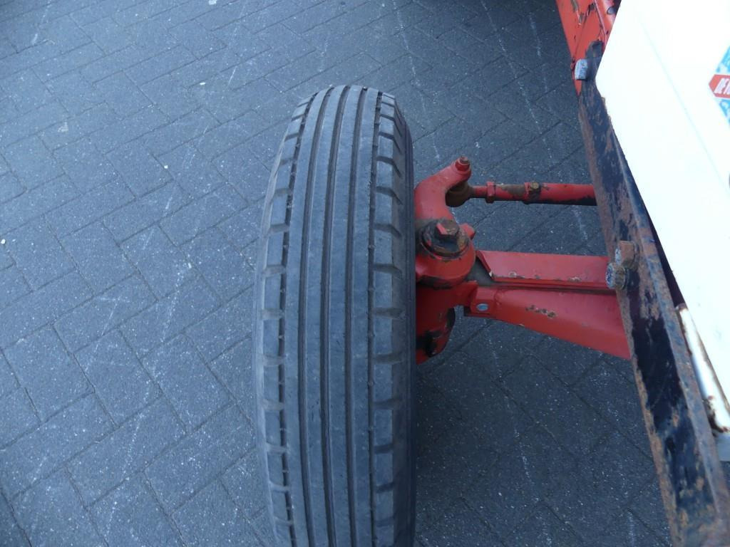 Farm tractor David Brown 885