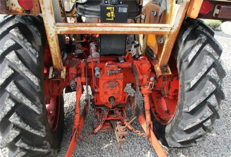Farm tractor David Brown 885 Med veto frontlæsser