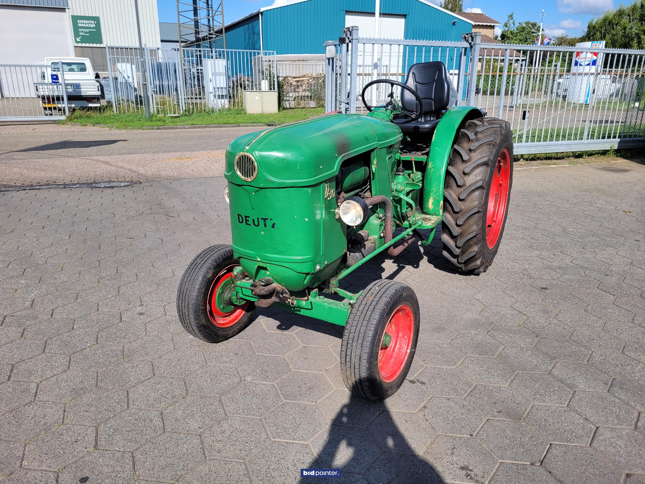 Farm tractor Deutz D30 Smalspoor