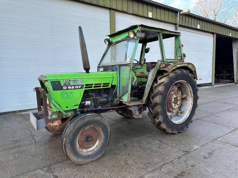 Farm tractor Deutz D6207