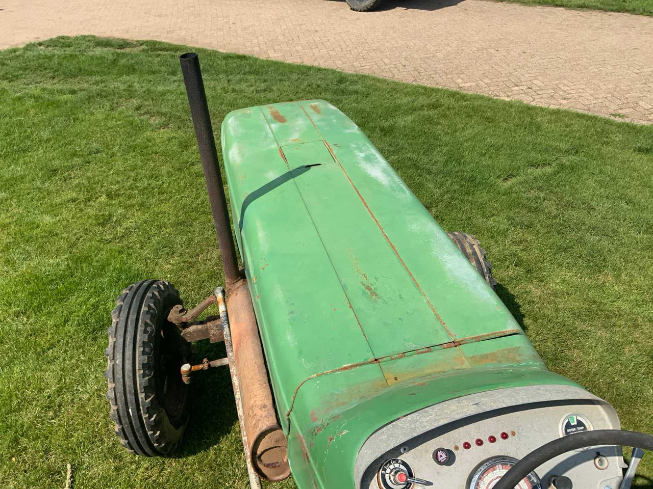 Farm tractor Deutz D8006