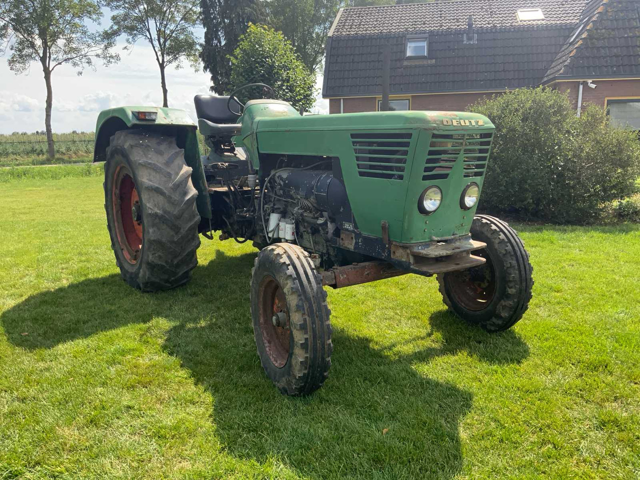 Farm tractor Deutz D8006