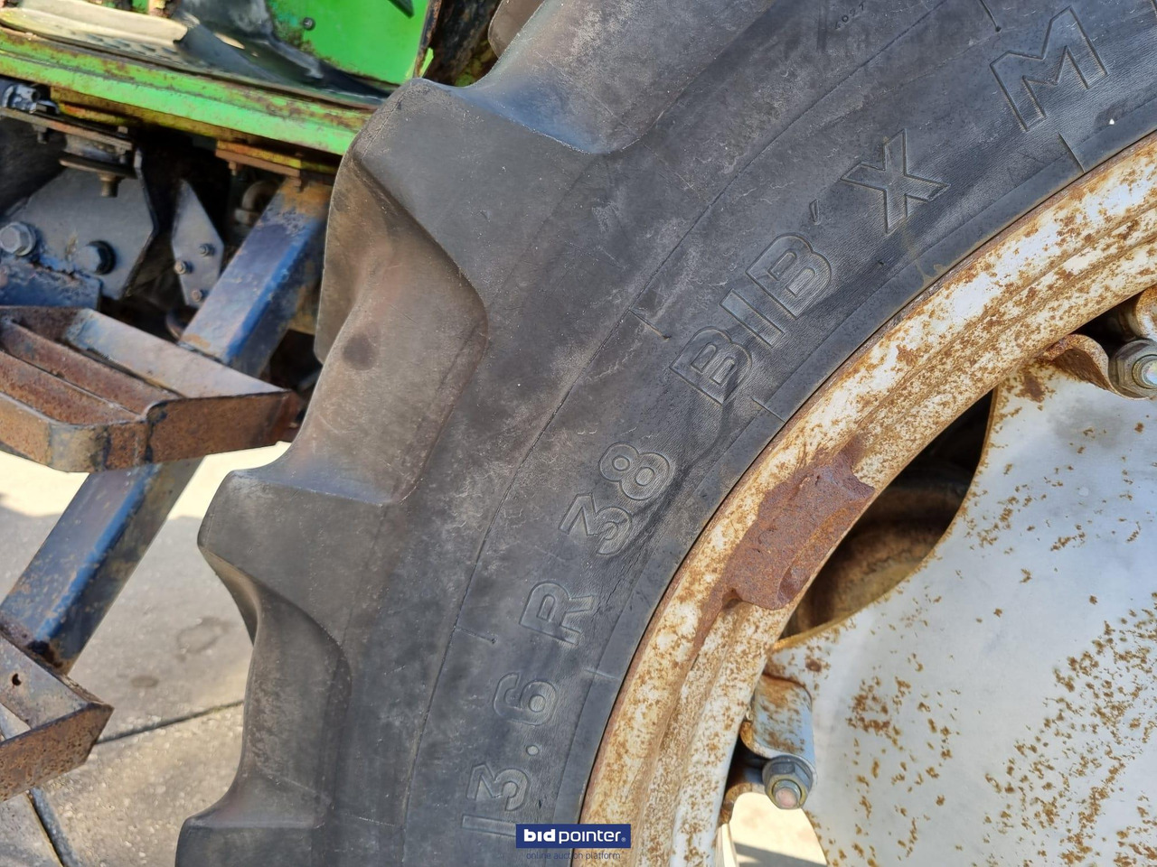 Farm tractor Deutz-Fahr 7207C