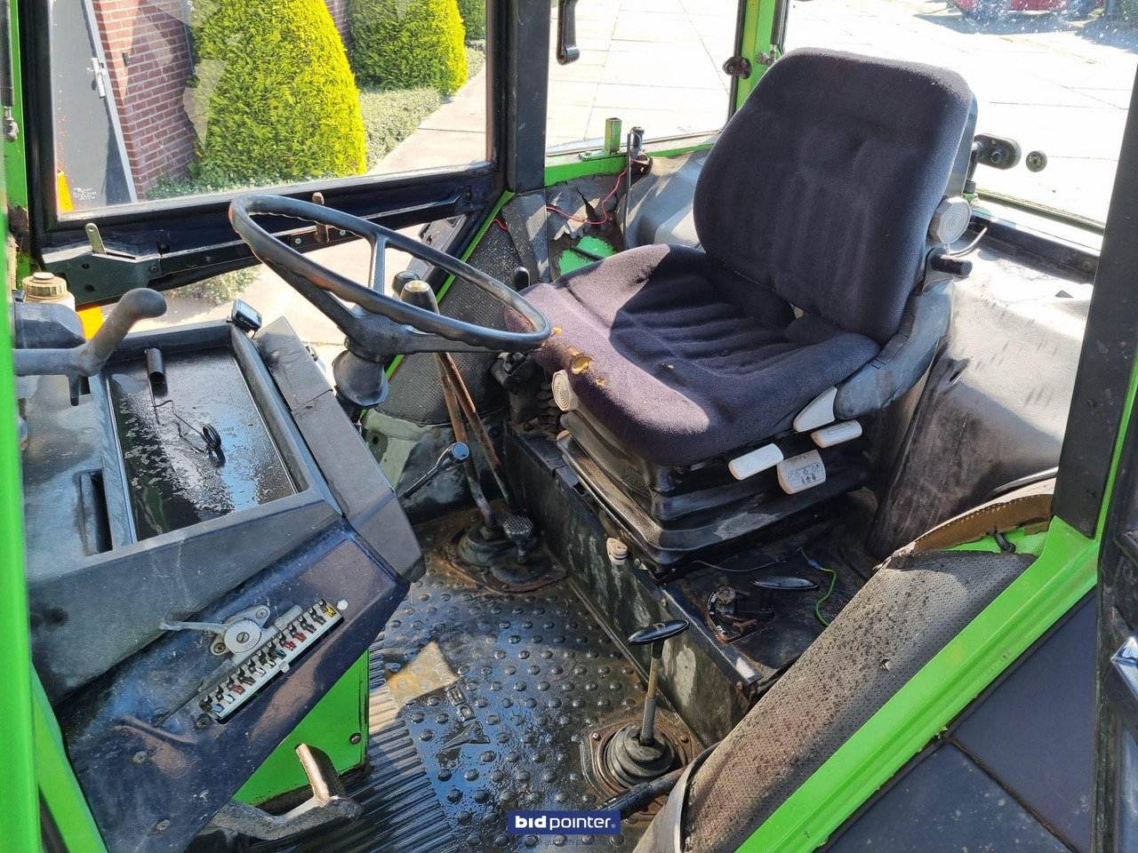 Farm tractor Deutz-Fahr 7207C