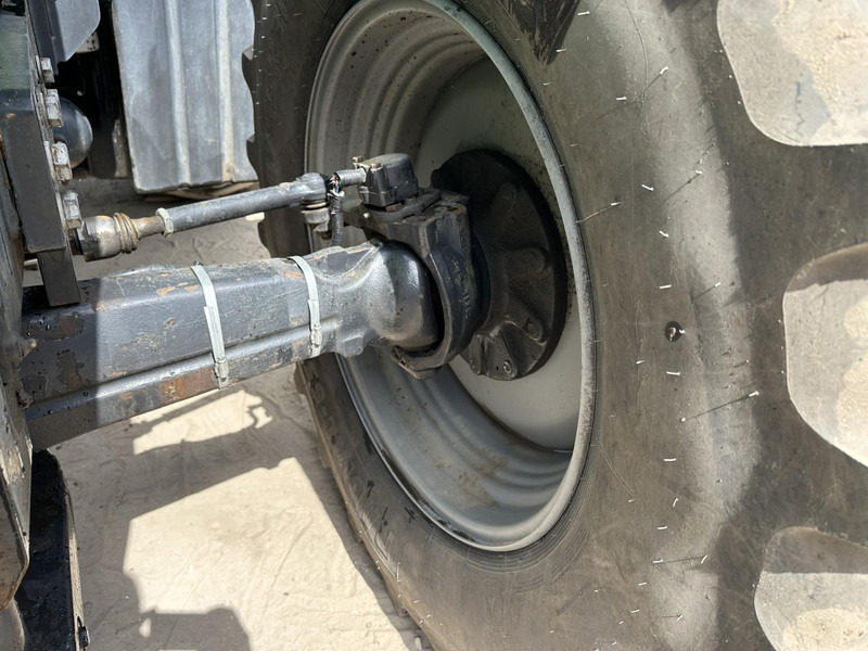 Farm tractor Deutz-Fahr Agrotron 6175