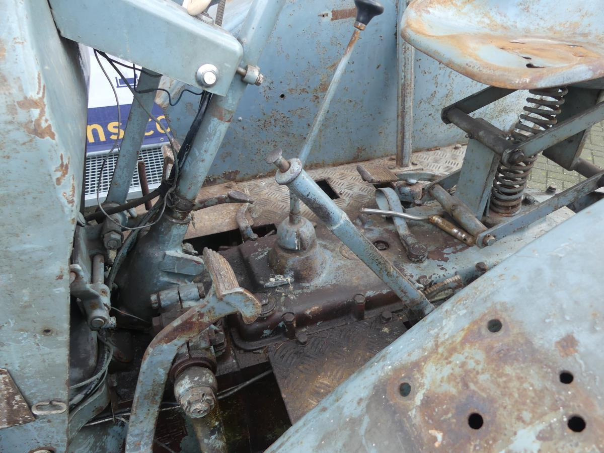 Farm tractor Eicher ED26I E4