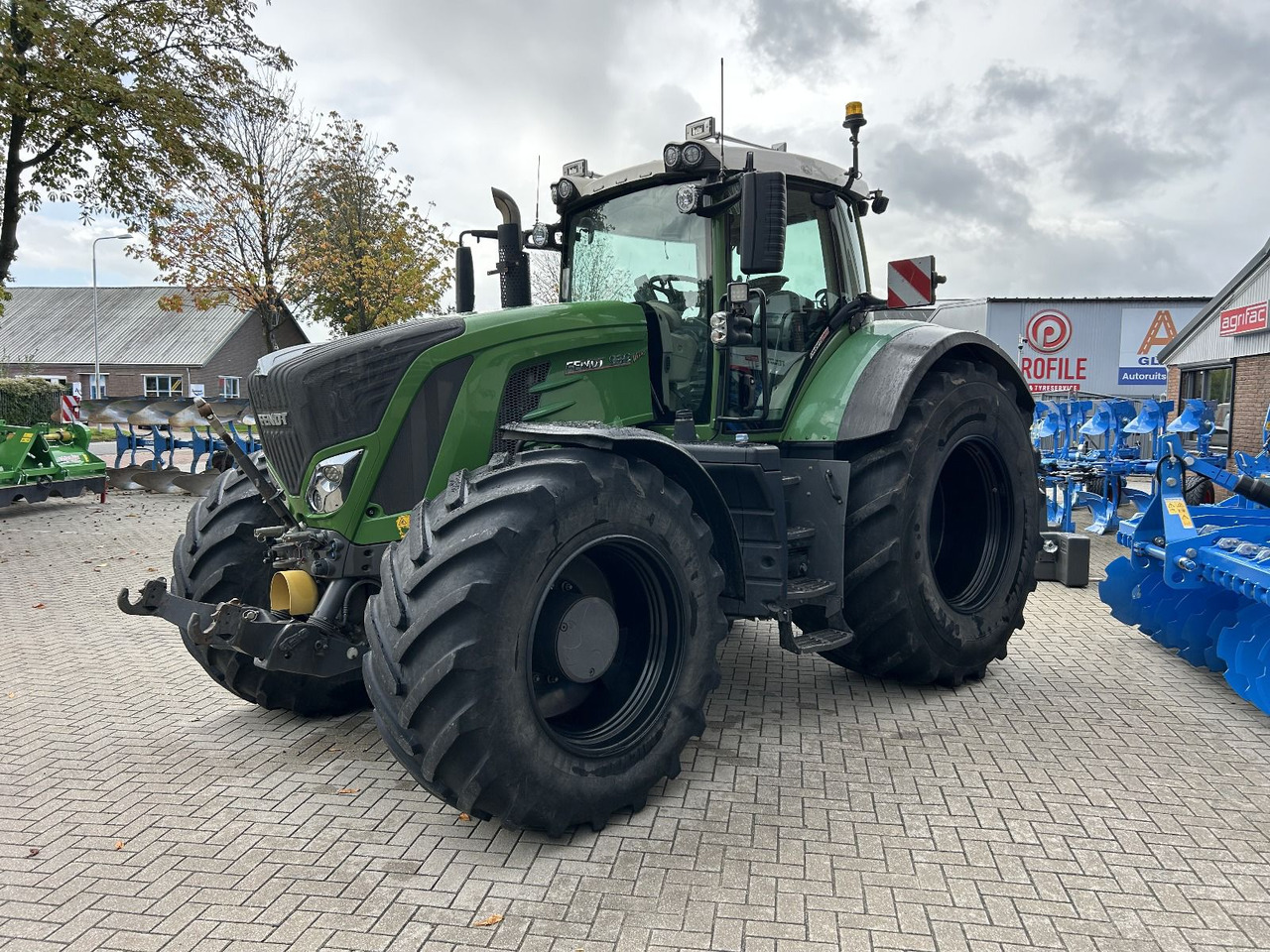 Farm tractor FENDT 939 S4 ProfiPlus