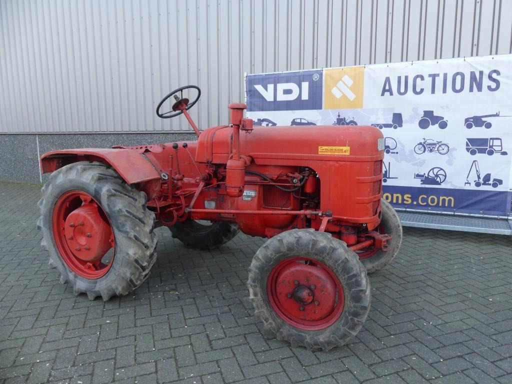 Farm tractor Fahr D130