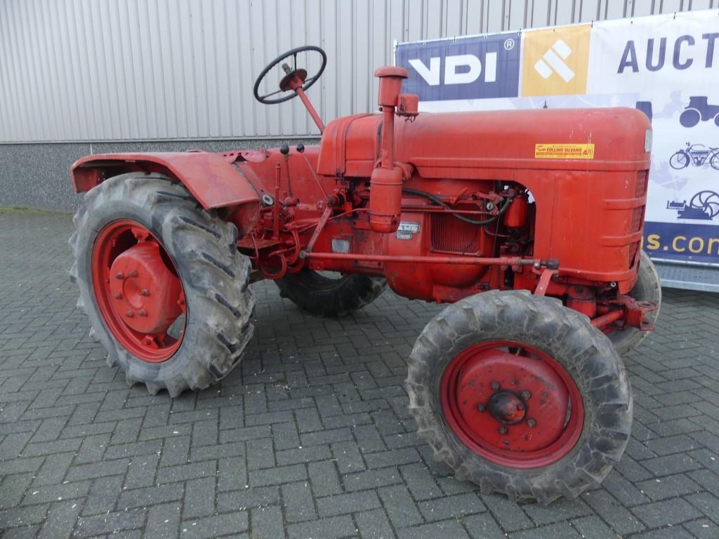 Farm tractor Fahr D130
