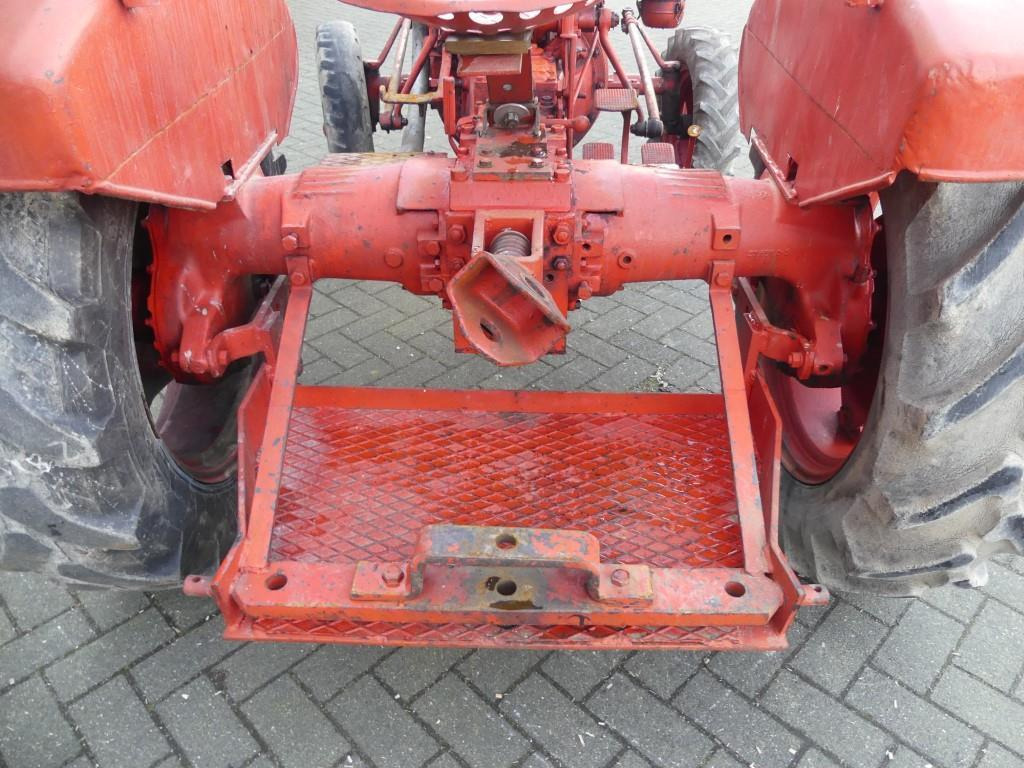 Farm tractor Fahr D130