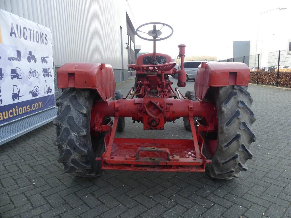 Farm tractor Fahr D130