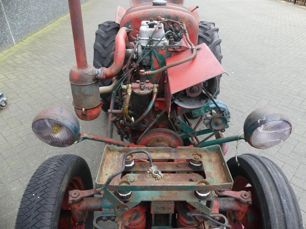Farm tractor Fahr D181 Vineyard