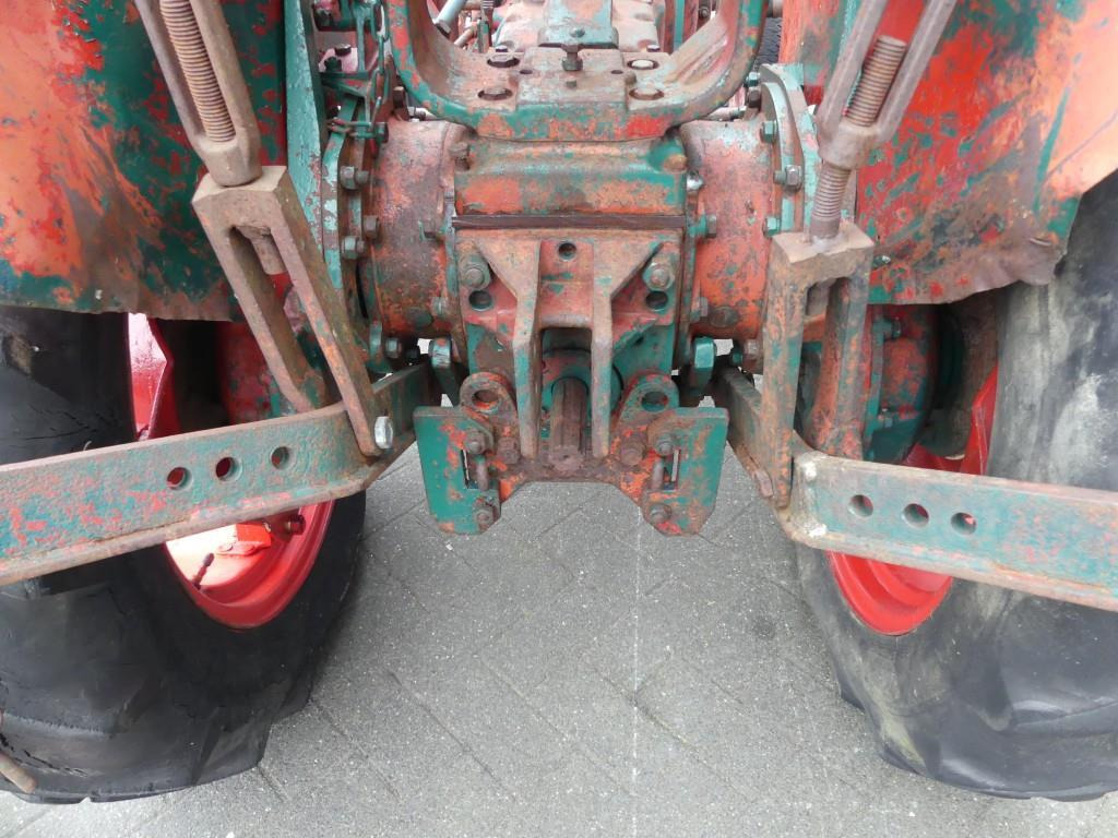 Farm tractor Fahr D181 Vineyard