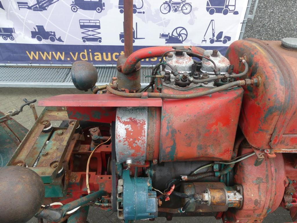 Farm tractor Fahr D181 Vineyard