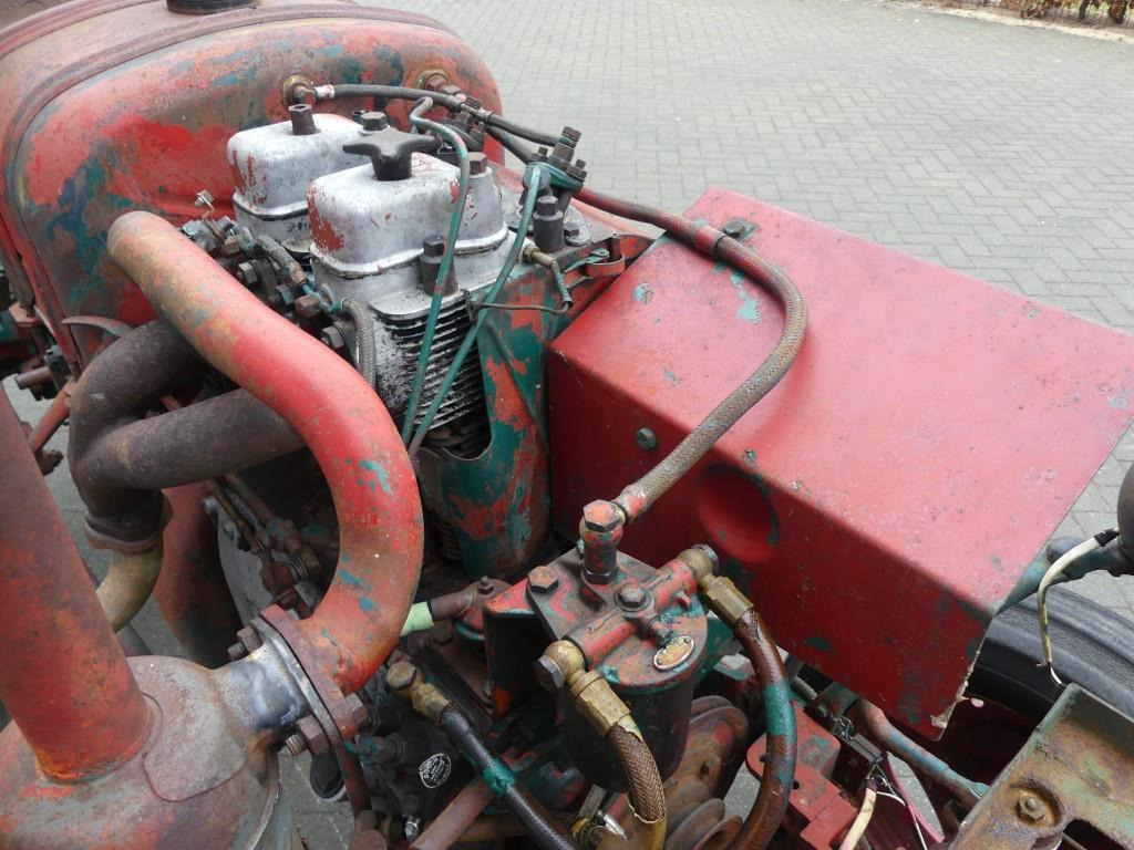 Farm tractor Fahr D181 Vineyard