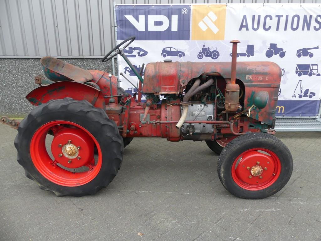 Farm tractor Fahr D181 Vineyard