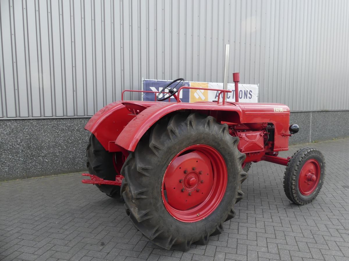Farm tractor Fahr D45L