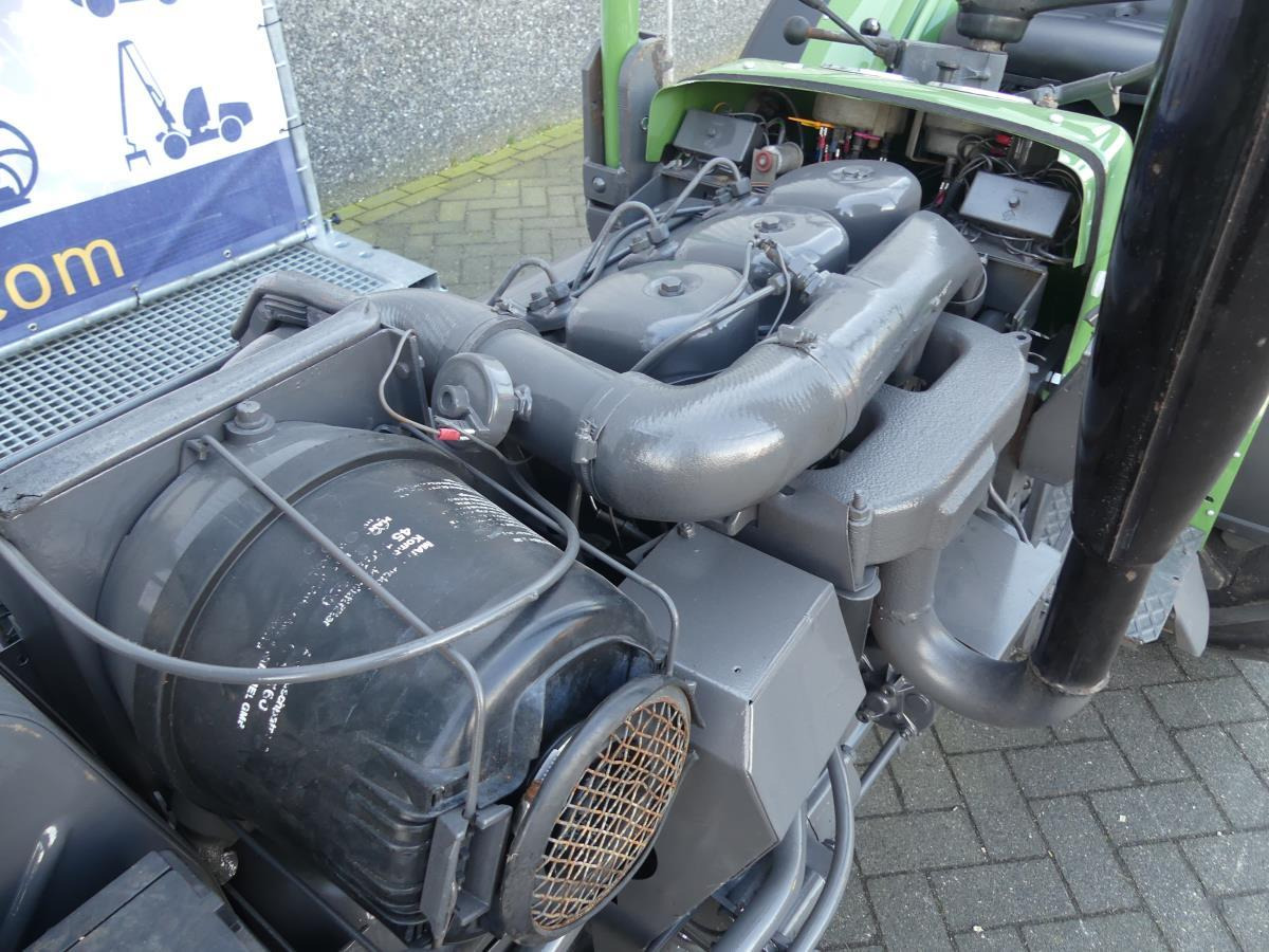 Farm tractor Fendt 203V